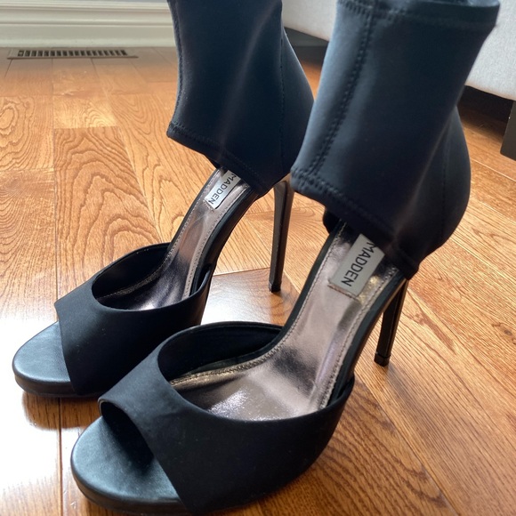 Steve Madden heels size 6 1/2. - Picture 4 of 5